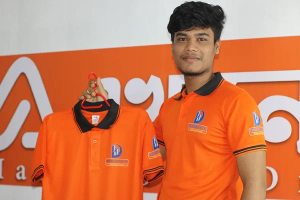 আপনার ব্রান্ডিং শুরু করুন এখান থেকে । Orange color mesh fabrics polo shirt - Image 3